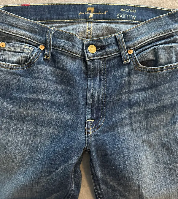 7 For All Mankind the ankle skinny jeans size 27 - Image 4