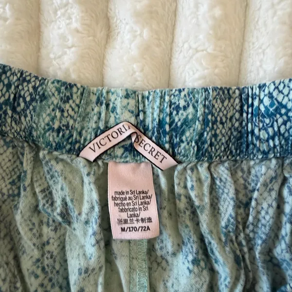 Victoria's Secret Teal Snake Print Sleep Shorts - Image 4