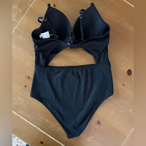 Shade & Shore Ribbed black one piece cut out swimsuit - Image 3