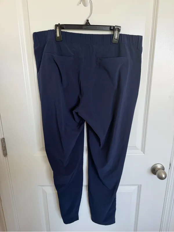 Athleta Aspire Ankle Pant Size 12 - Image 7