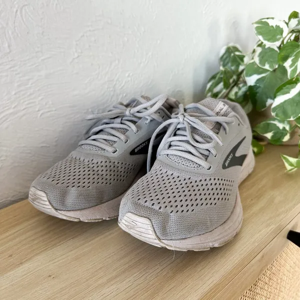 Brooks‎ | Signal 3 Running Shoes in Grey & Silver (Style 120349-1B-059) - Image 3