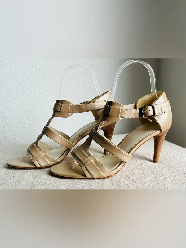 Via Spiga Hilda Pearl Heels - Image 3