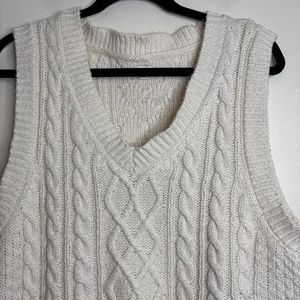 Aerie Cable Knit V Neck Sweater Vest Cream oversized Size‎ L - Image 3