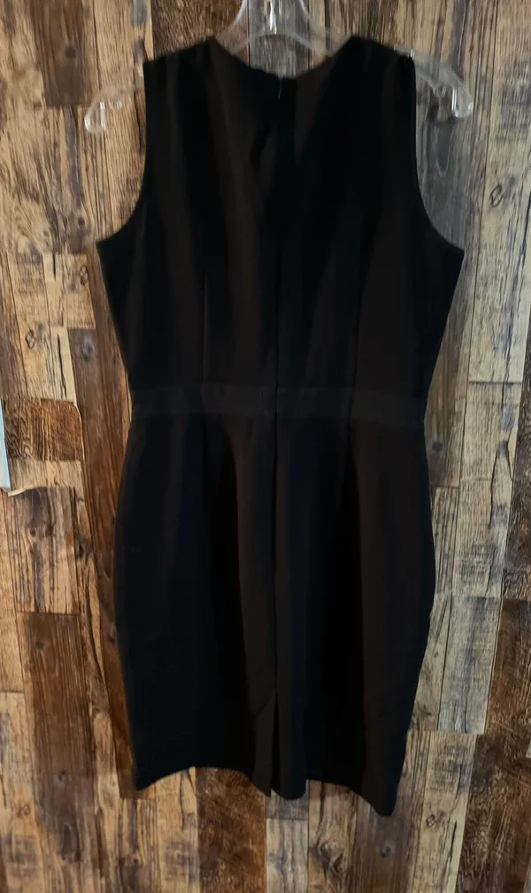 Ann Taylor Black Sleeveless Shift Dress with Bow Detailing. Size 4 38 length x 17 - Image 3