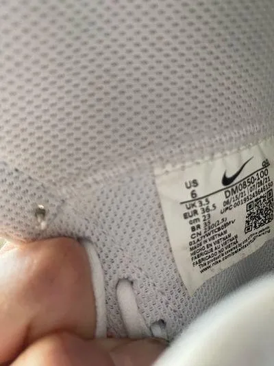 White Nike high tops  - Image 4