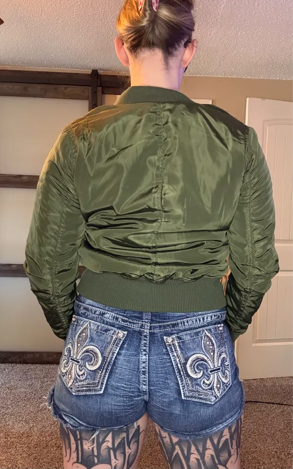 Tilly’s Sherpa Lined Bomber Jacket - Image 2