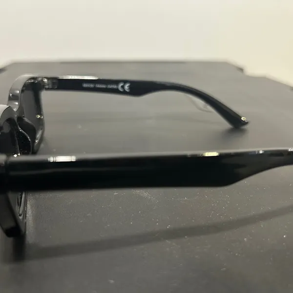 Classic Black Sunglasses - Image 4