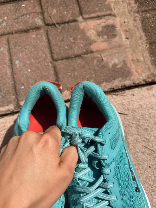 Hoka Bondi 7 turquoise and white Women’s 9 - Image 7