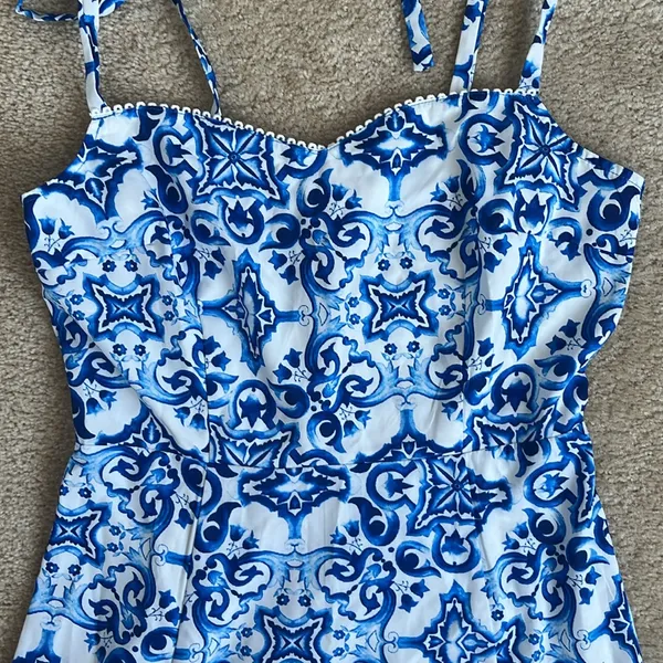 NWOT Blue and White Print Sleeveless Maxi Dress in Women's Medium - Image 4