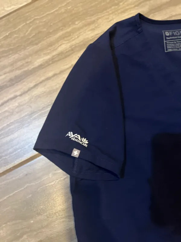 FIGS Sz L Scrub Top(READ AD) No :( - Image 2