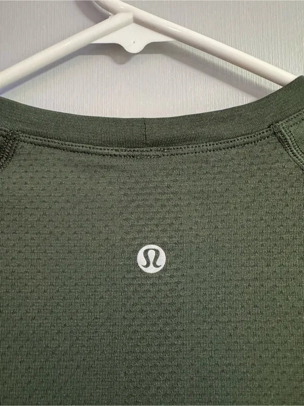 Lululemon Athletica Olive Green Swiftly Tech Long Sleeve Crew Shirt Size 6 - Image 3