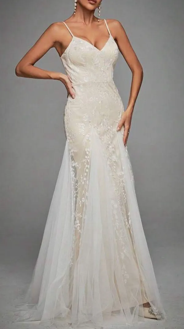 Boutique Mesh And Lace Maxi Prom Dress - Image 4