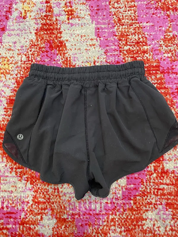 Lululemon Shorts Hotty Hot - Image 2