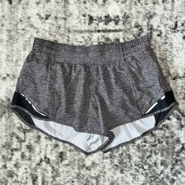 Lululemon Hotty Hot Short II *2.5" - Image 2