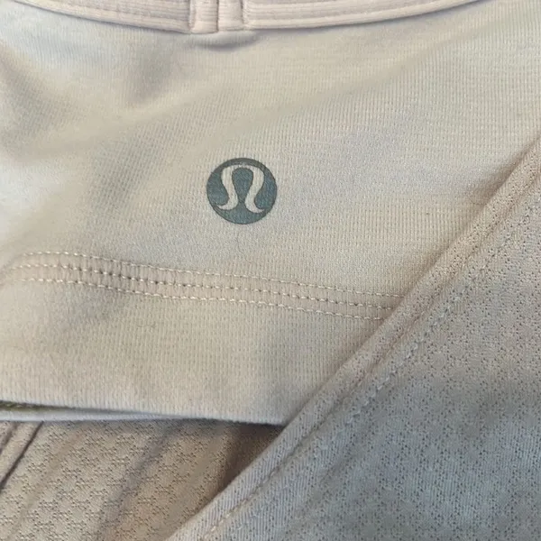 Lululemon size small sleeveless blush workout top built in bra GUC - Image 5