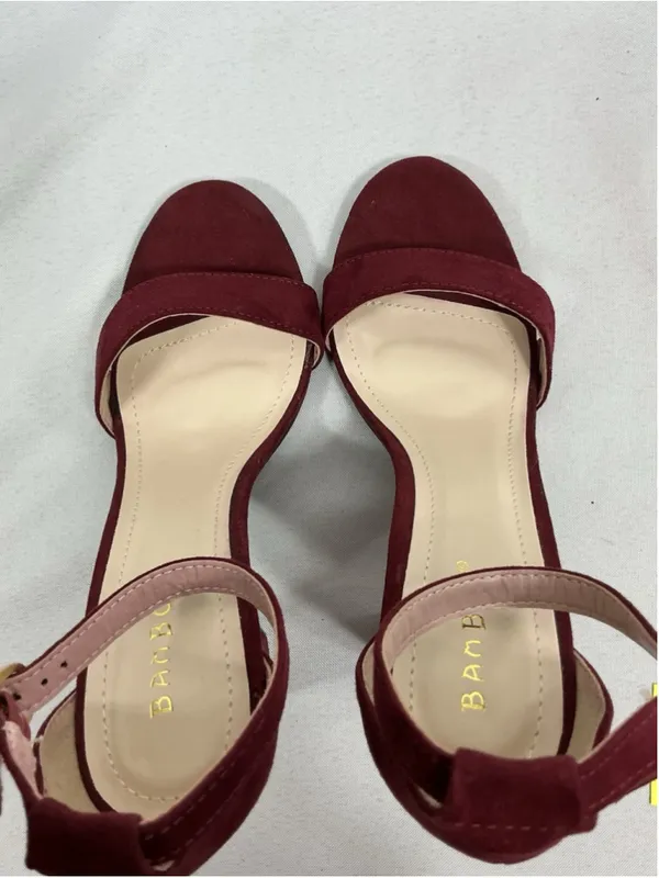 Womans Excellent Condition Bamboo Rampage Strappy Sandals Size 7 Maroon - Image 5