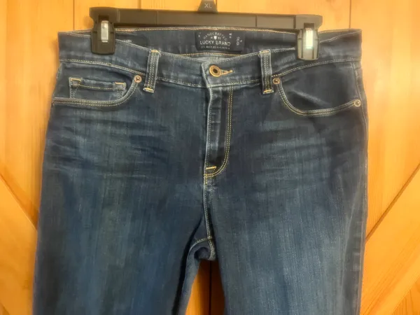 Lucky Brand Sofia Skinny Jeans Womens Size 10/30 Blue Medium Wash Stretch 30x27 - Image 2