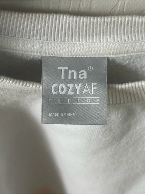 Aritzia Tna Cozy Af Fleece White Cropped Crewneck - Image 4