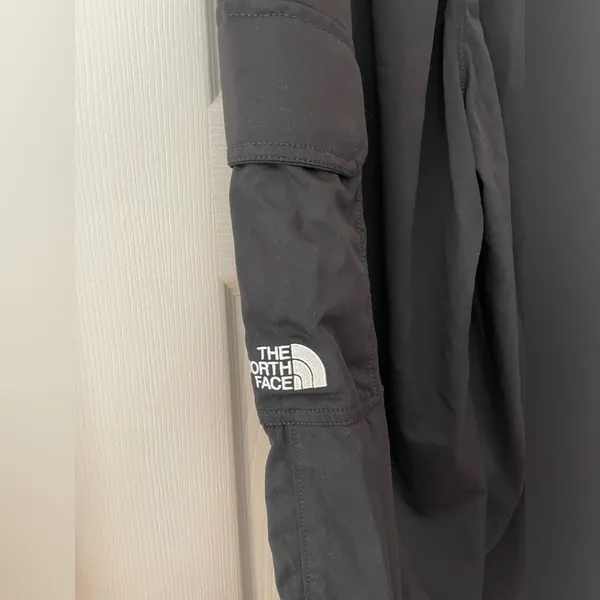 The‎ North Face Size 2 Lightweight Cargo Pants Black EUC - Image 6
