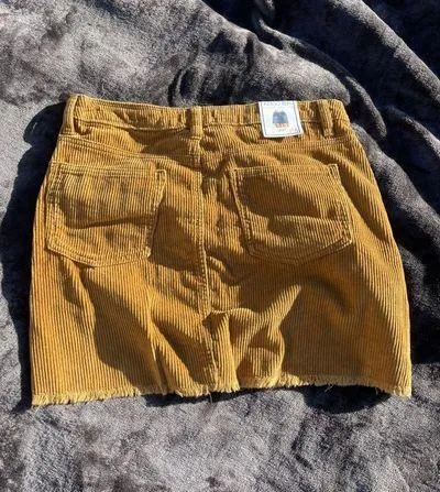 Skirt Size 6 - Image 2