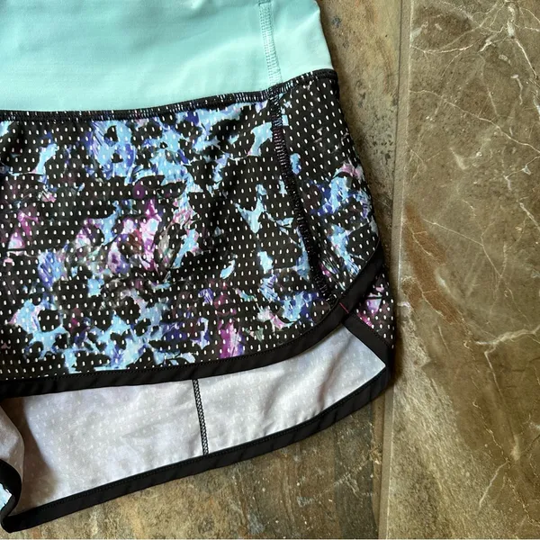 Lululemon Run: Speed Short *4-way Stretch Floral Sport Tranquil Blue Size 6 - Image 2