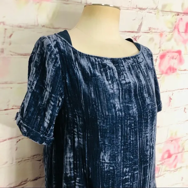 Floreat short sleeve blue crinkle velvet shift drs - Image 10