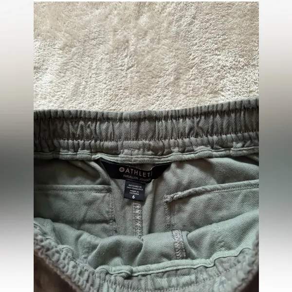 Athleta Women's Printed Farallon‎ Stratum Camo Jogger Pants Size 6 - Image 5