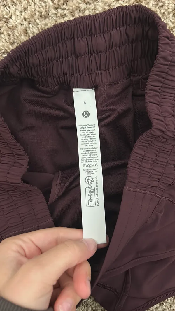 Lululemon Hotty Hot High-Rise Shorts 2.5” - Image 3