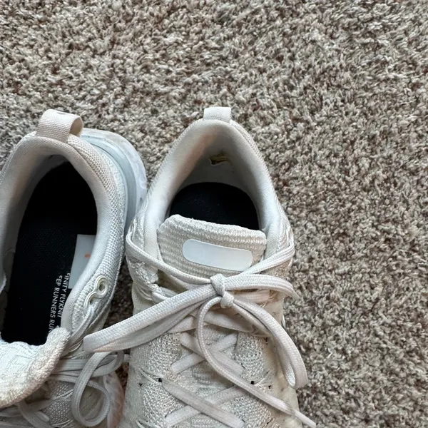 Nike react infinity run flyknit 2 white running shoe - Image 4