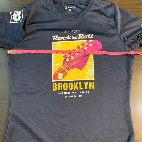 Brooks Rock‎ n Roll Marathon Series Brooklyn Half Marathon Womens M T-Shirt - Image 8