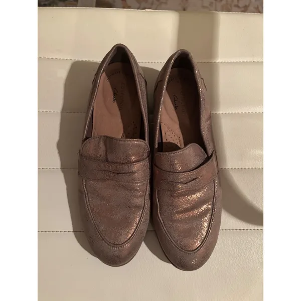 Clarks Women's Metallic Rose Gold‎ Loafer Shoes Size 7.5 M - Image 2