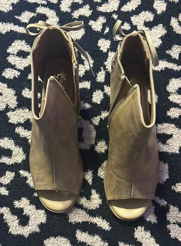women’s booties  - Image 4