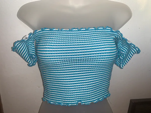 Off The Shoulder Crop Top - Image 3