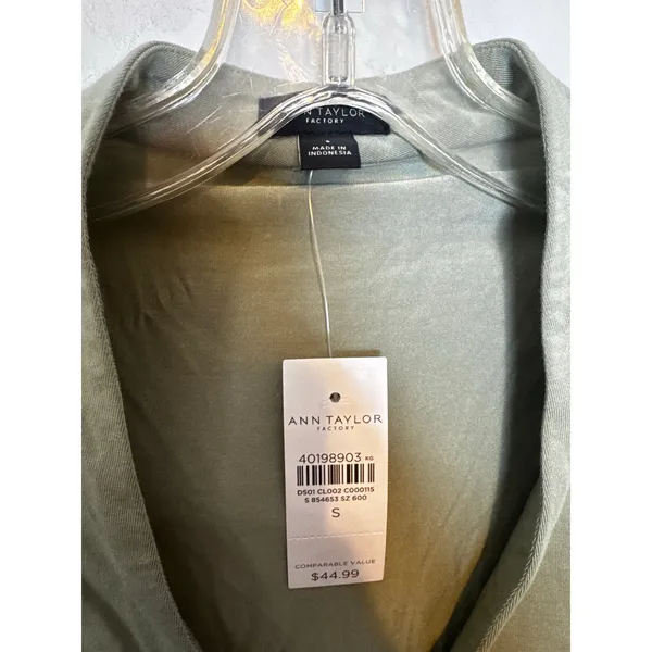 Brand New Ann Taylor Sample Women's Size Small Seamoss Green V Neck Tank Top - Image 3