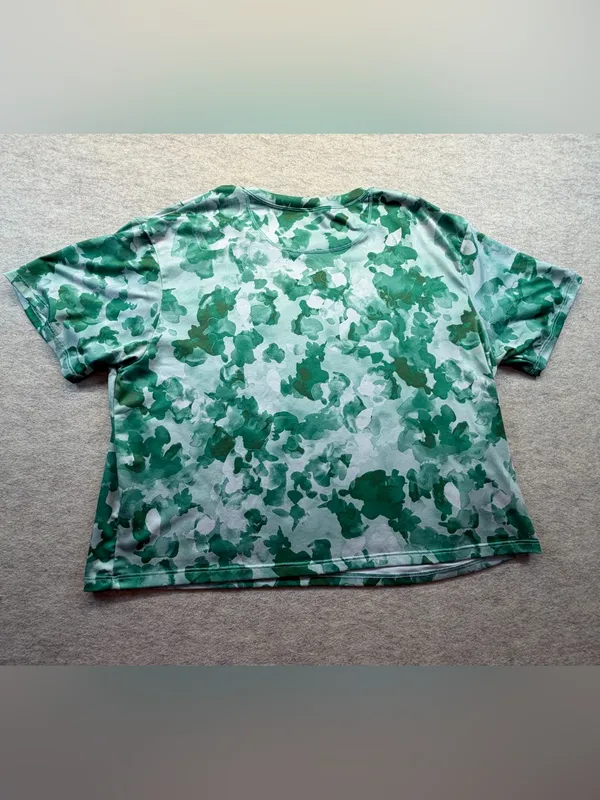 Green Bay Packers Kadi Floral Camo Performance Shirt Women’s L - Image 2