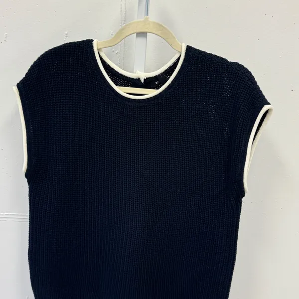NWT Blu Pepper‎ Navy Blue Button Back Knit Sweater Vest White Trim Medium - Image 3