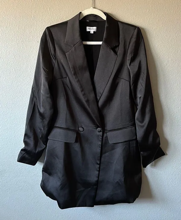 superdown Revolve  Miley black saying oversized blazer dress - Image 4