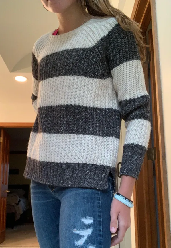 American Eagle Sweater - Image 2