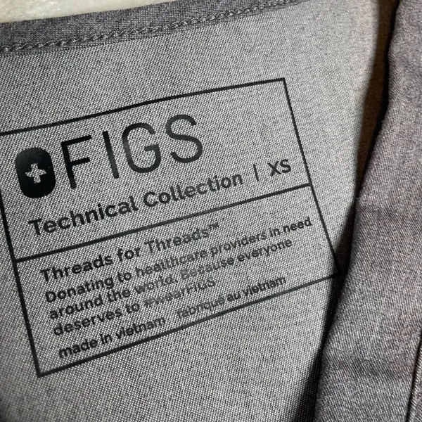 FIGS Technical Collection XS Gray Scrub Top V Neck‎ Short Sleeve Pockets - Image 2