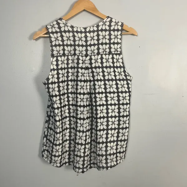 Maeve by Anthropologie Coralie Wrap Top black and white size 6 - Image 8