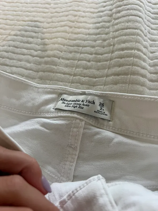 Abercrombie white jeans - Image 2