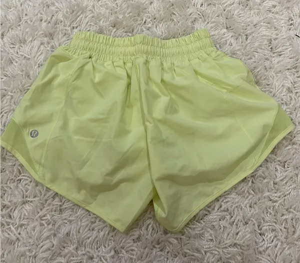 Lululemon Hotty Hot 4" Shorts Low-Rise 2 Lemongrass - Image 2