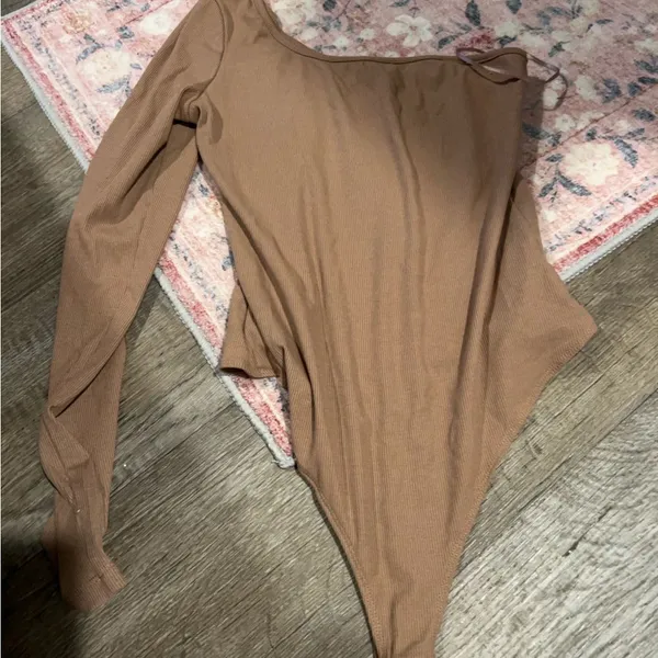 Le lis tan Ribbed one shoulder stretchy bodysuit‎ - Image 11