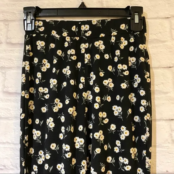 Boutique NEW Wild Child Daisy Flares - Image 9