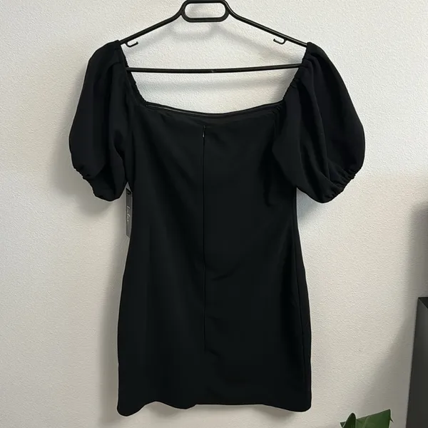 Lulus black off the shoulder dress - Image 4