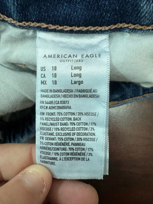 American Eagle Strigid High Rise Mom Jeans Size 18 Long - Image 7