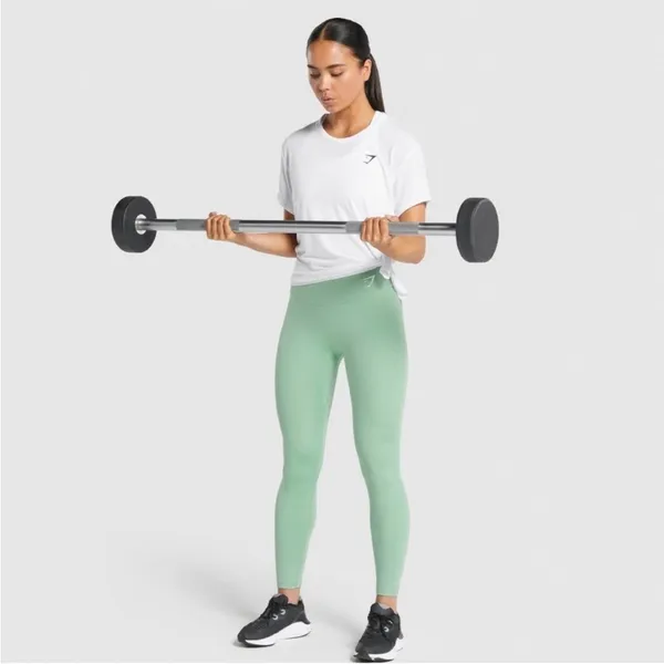 𝅺GYMSHARK Essential T-Shirt in White size Medium - Image 8