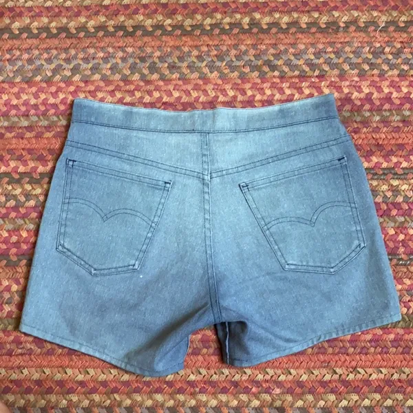 VINTAGE GREY LEVIS DENIM BASIC SHORTS - Image 3