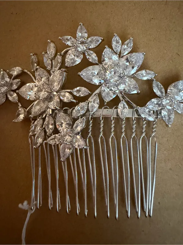 WHITE by Vera Wang VWC72346 Cubic Zirconia Floral Bridal Hair Comb Silver NWT - Image 12