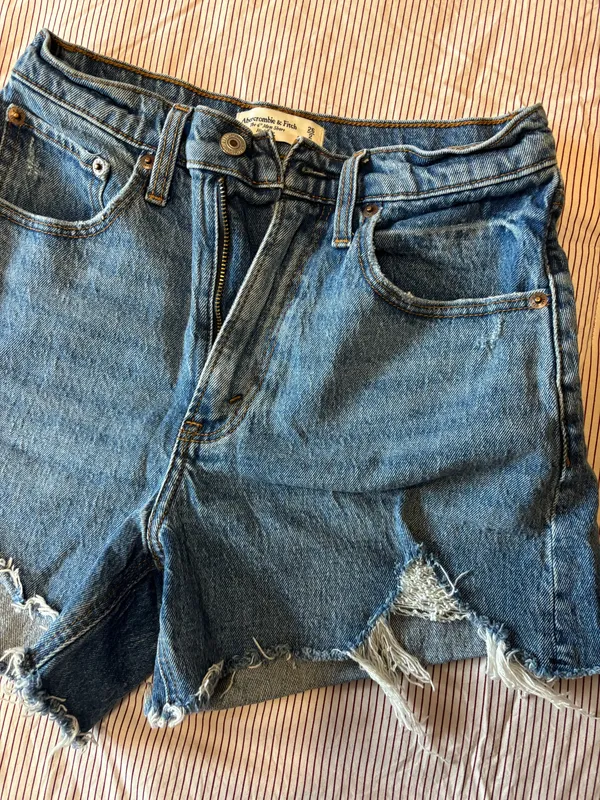 Abercrombie shorts - Image 2